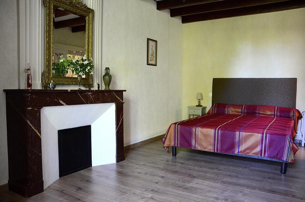 Bed and Breakfast Le Vieux Noyer Saint-Maurice-de-Tavernole Номер фото